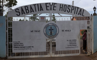 Grote gift voor kinderafdeling Keniaans oogziekenhuis door Rotary Clubs van Emmeloord en Dronten